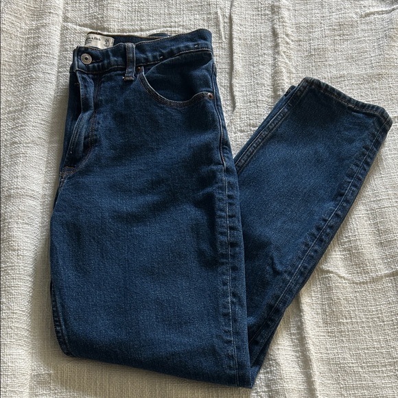 NWOT Abercrombie & Fitch Dark Blue Skinny High Rise Jeans - Picture 1 of 3
